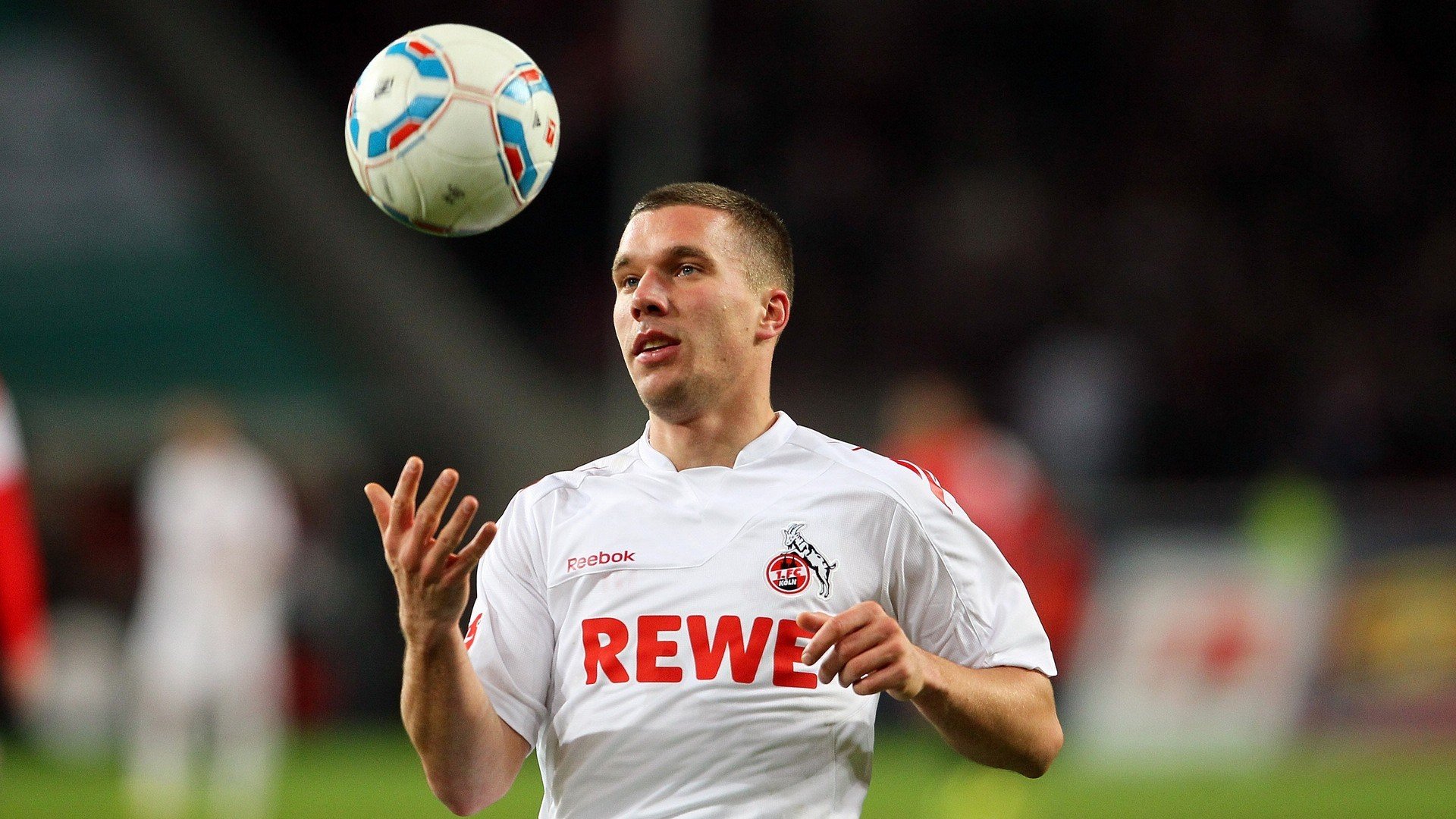 湖人核心训练照曝光肌肉线条惊人，nba湖人训练