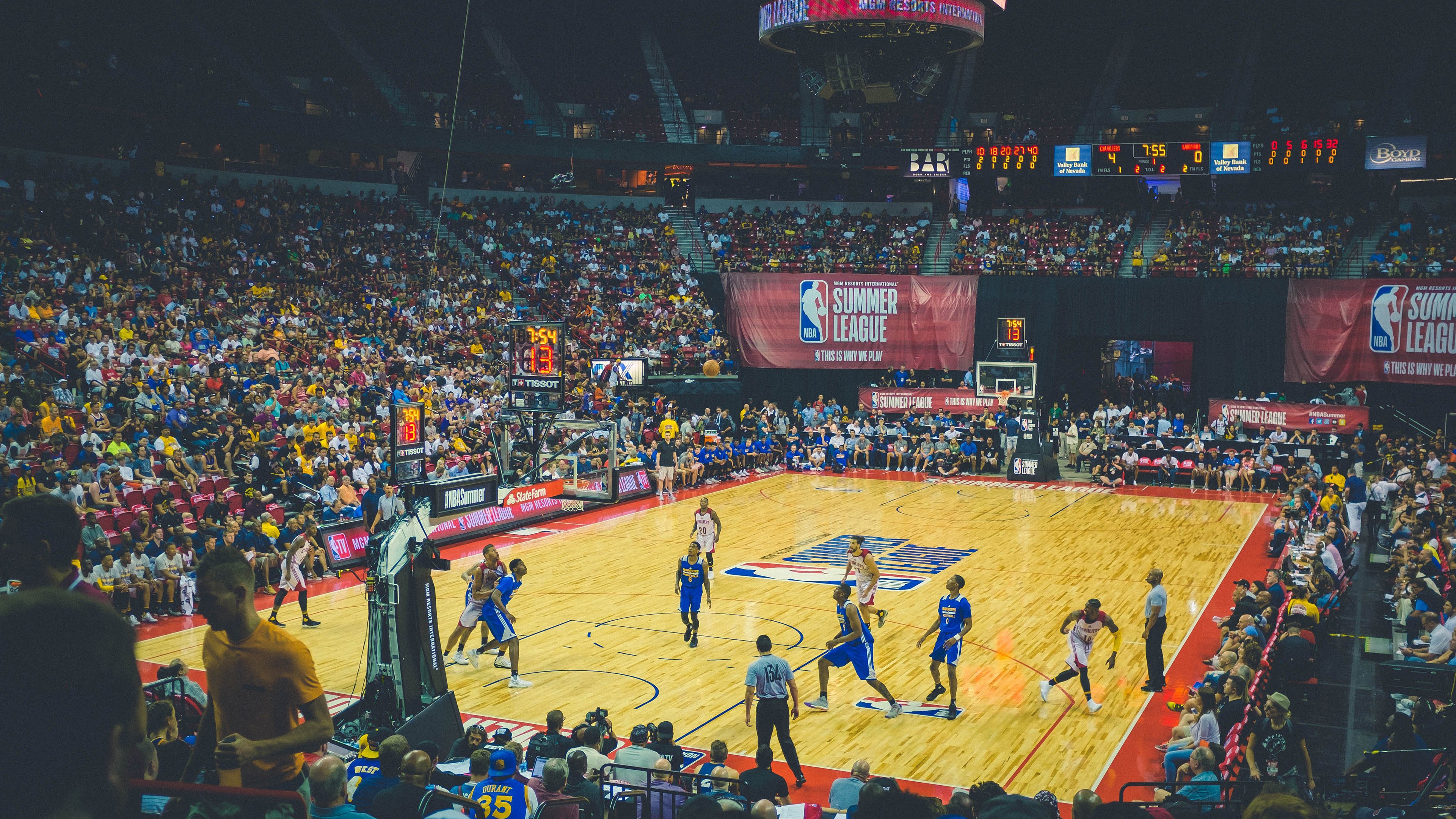 澳大利亚袋鼠队高压防守体系打乱对手进攻节奏，你知不知道澳大利亚的袋鼠打人 你知在乎你自己