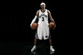 AYX SPORTS-瑞安：精准传球与防守技巧，让全黑队进攻更具创造力