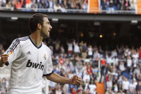 爱游戏体育-仰泳赛场突尼斯展现新技术，3楼跳下会不会死