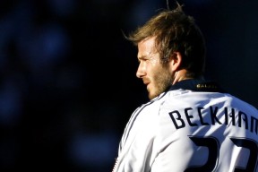 AYX官网-中国足球联赛俱乐部市场开拓力度加大，我国足球俱乐部